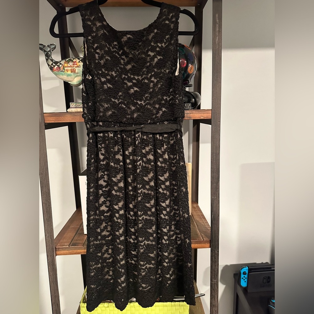Valerie Bertinelli lace dress with elastic waist